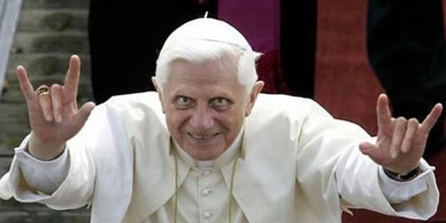 illuminati signs pope benedict devil horns