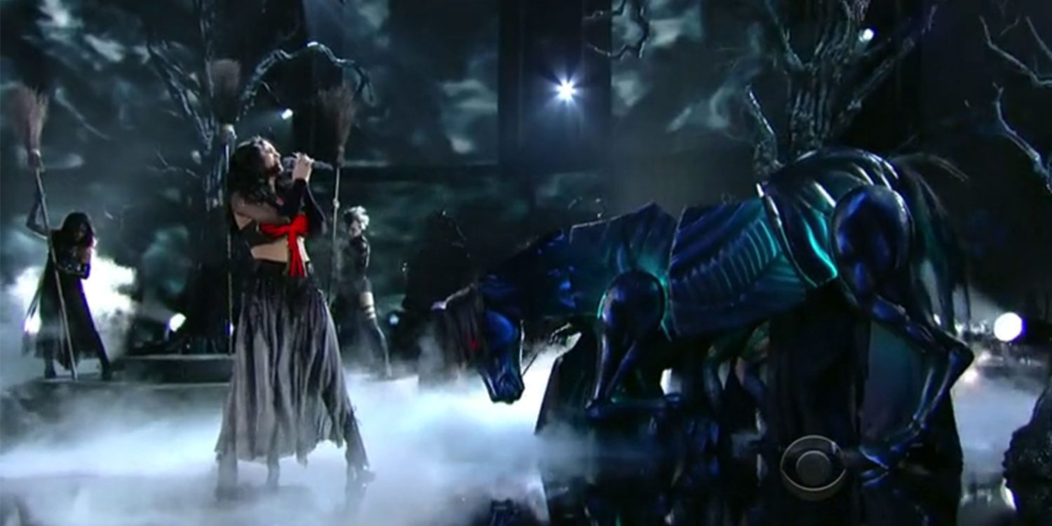 Katy-Perry—Dark-Horse-of-the-Apocalypse-at-Grammy-Awards