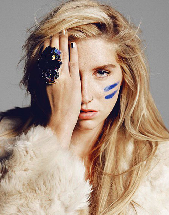 illuminati-sign-Kesha-hidden-eye.jpg