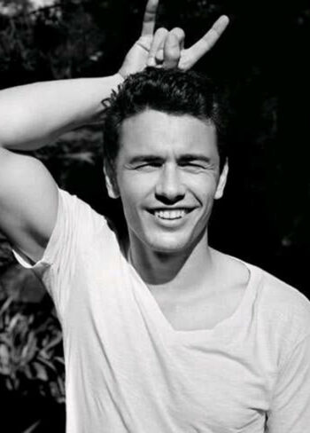 illuminati signs James Franco Devils horns