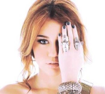 illuminati signs Miley Cyrus hidden eye