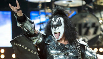 illuminati signs gene simmons kiss devils horns