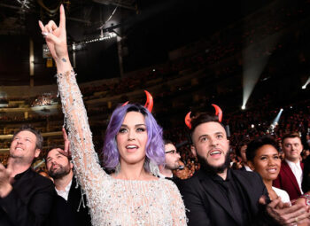 illuminati signs katy perry devils horns