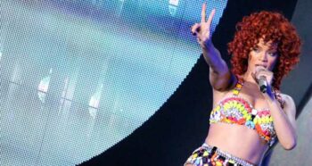 illuminati symbols Rihanna V sign