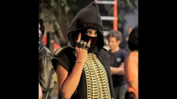illuminati-symbols-rihanna-devils-horns